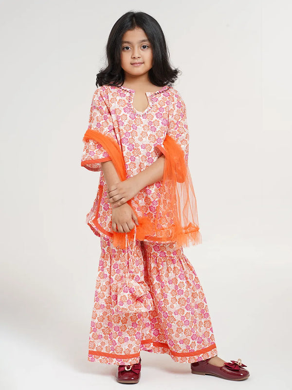 Girls Kameez Set With Batua